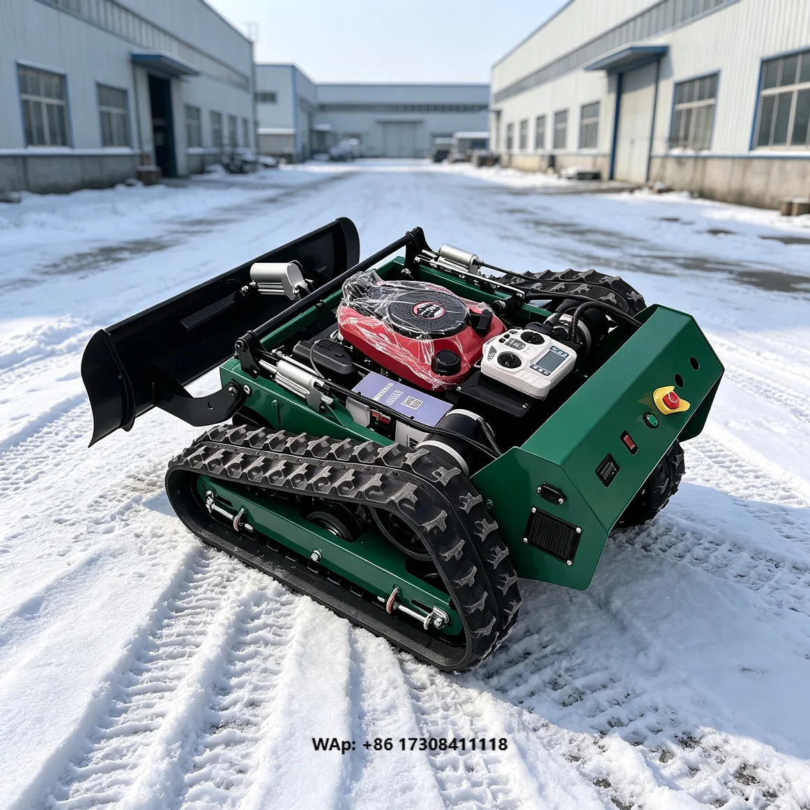Remote Control Crawler Snow Plow 70-800m Distance Petrol Wheeled Self Propelled 550mm Cutting Width 196cc Industrial Grade