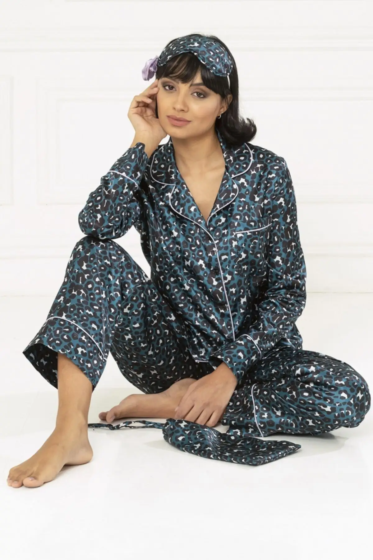 6 pieces Blue Color Leopard Pattern Satin-Polyester Pajamas set-Shorts, T-shirt-Buckle, Sleeping Eye Patch-Storage Pouch.