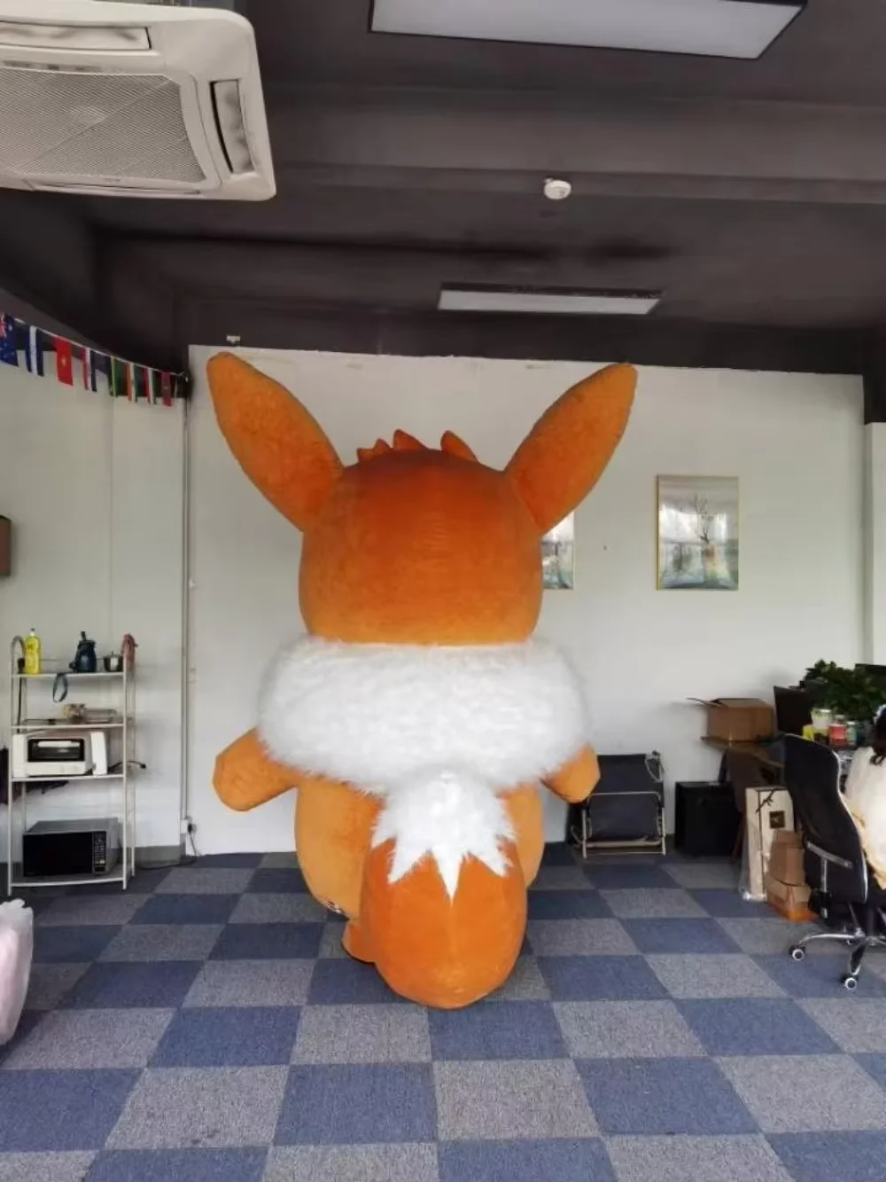 Aufblasbares Eevee-Maskottchen-Kostüm für Erwachsene, niedlicher Feuer-Charakter, Halloween-Party-Kostüm ohne Batterie