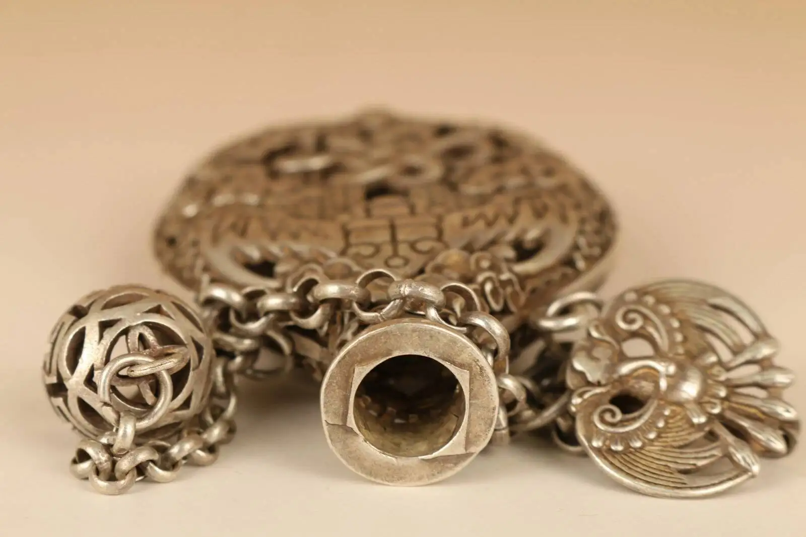 Rare Chinese Old Tibet Silver Hand Solid Carved Bat Statue Snuff Bottle