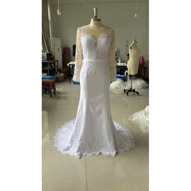 Franse trouwjurk met lange mouwen V-hals kanten mouwen Bruidsrugloze welkomstjurk Kleine sleepjurk op maat