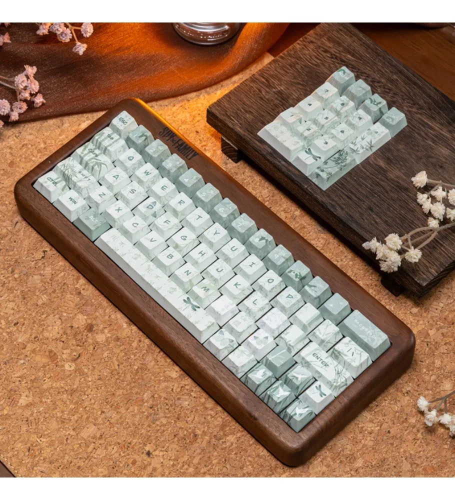 Fresh and light green keycaps original highly personalized sublimation 68/87/108 for both refined and popular tastesPBT
