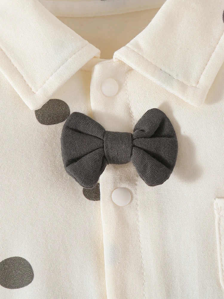 بدلة قفز صيفية جديدة للأطفال الأولاد بأكمام قصيرة موديل 2026 منقطة مشمش ملابس رجالية عصرية وأنيقة باللون الأسود اللطيف