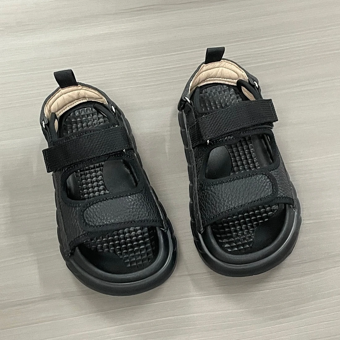 Jinyu New Men's Black Sandals Breathable Genuine Leather Stitched Sides Durable Fashionable Simple Personality Boy's Beach Shoes