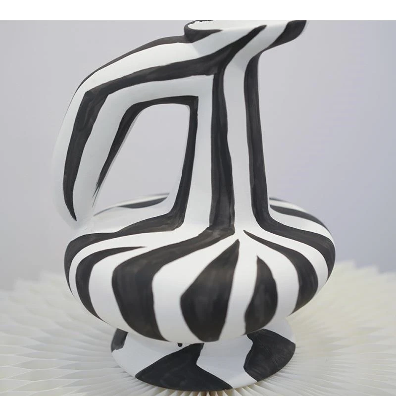 Black and White Stripes Ceramic Vase Flowers Pots Desk Decoration Artificial Flower Decorative Floral Arrangement Vases