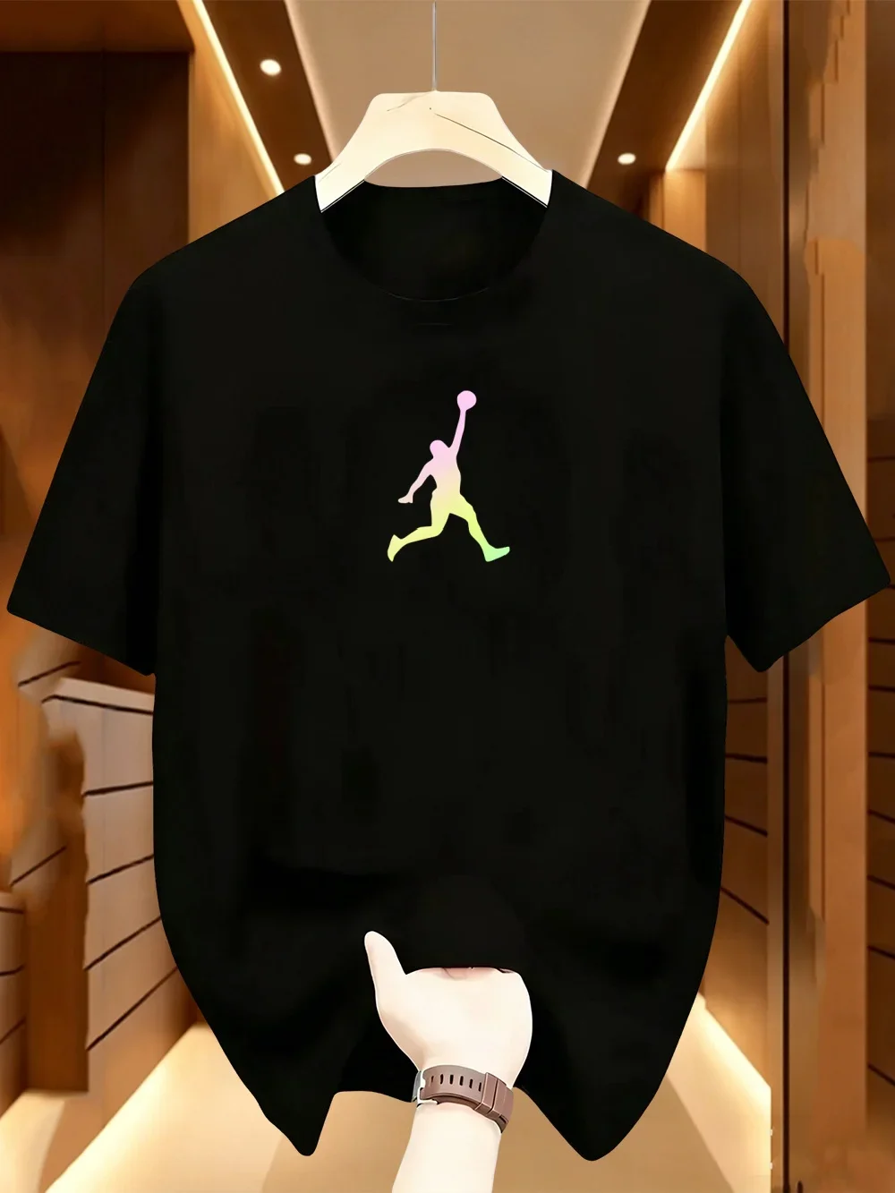 Camisetas de manga curta da marca Hot Trendy, para homens e mulheres, um estilo popular para o verão, versáteis, com corte ajustado e estampas, e gola redonda.