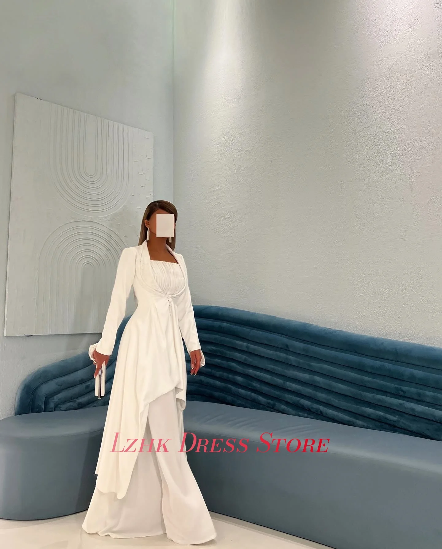 Gaun pesta malam model A-line berkualitas tinggi dengan kancing, lengan panjang, kerah persegi, panjang lantai, dan desain yang elegan.