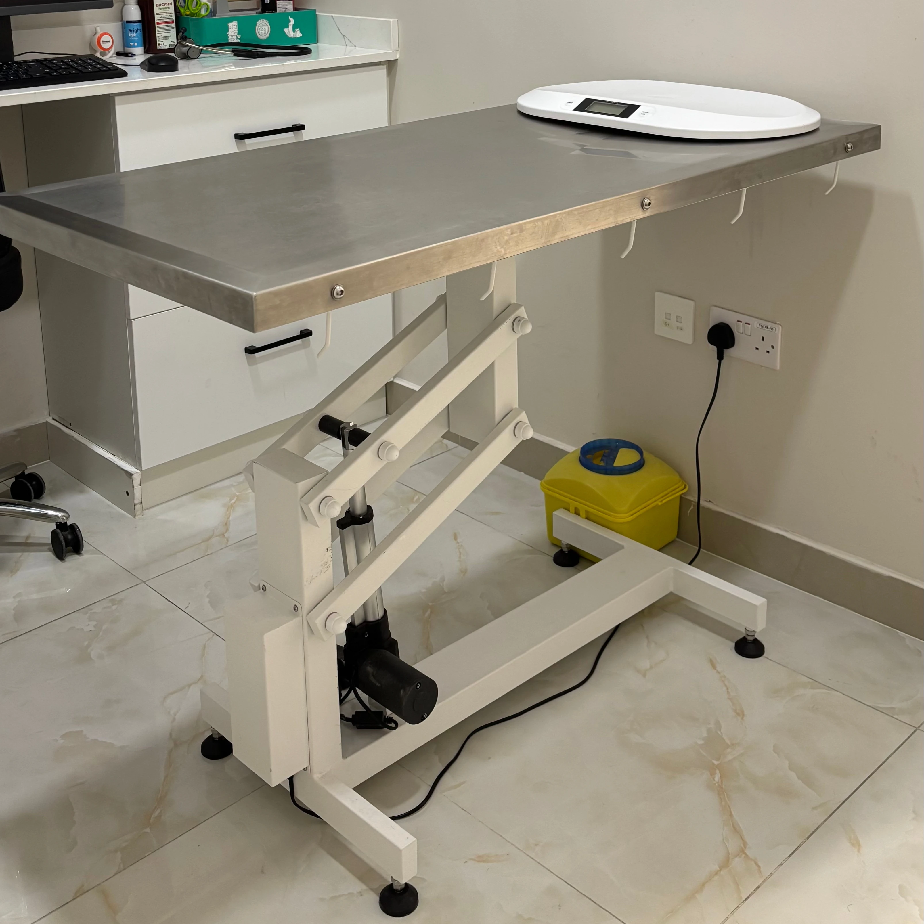 Top Table IV Pole for Veterinary Clinic Diagnosis SUS304 S/S Classic Z-Shape Pet Hospital Electric Operation Table