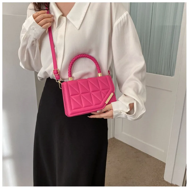 

Lingge Texture Bag for Women's New Fashion Handheld Small Square Shoulder Bag Chain Solid Color Shoulder Crossbody Bag