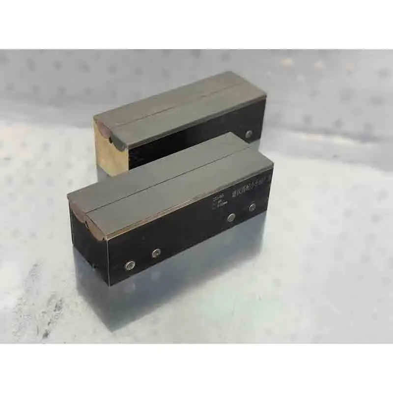 قوالب فرامل الضغط على شكل حرف V مضادة للخدش وأدوات لآلة فرامل الضغط