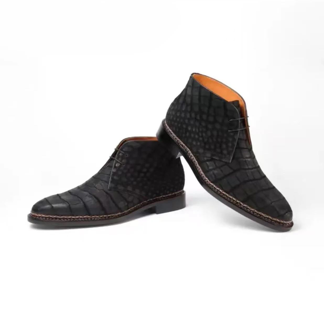 Chue neue Herrenschuhe, formelle Herrenschuhe, Hochzeits-, Business- und Büroschuhe, Stiefel für Herren, matte Krokodilschuhsohle. – Detail 12