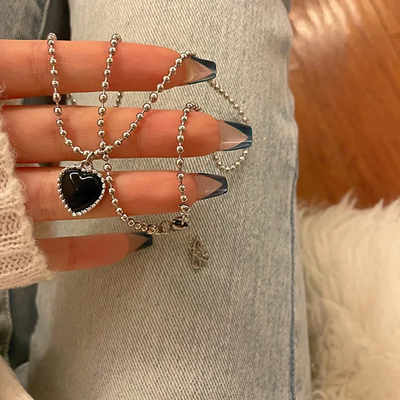 Korean Fashion Black Zircon Love Heart Pendant Necklace for Women Collar Chain Simple Temperament Chain Jewelry Accessories Gift