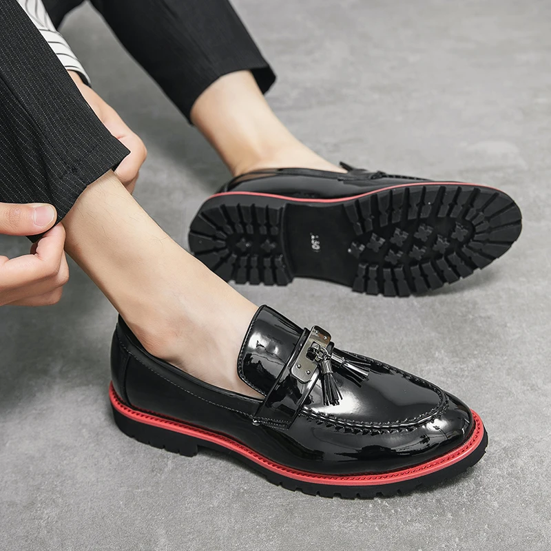 

Size 38-48 Fashionable Men Tassel Shoes Black Lacquer Leather European Edition Business Travel Le Fu Shoe Gentlemen Social Shoes