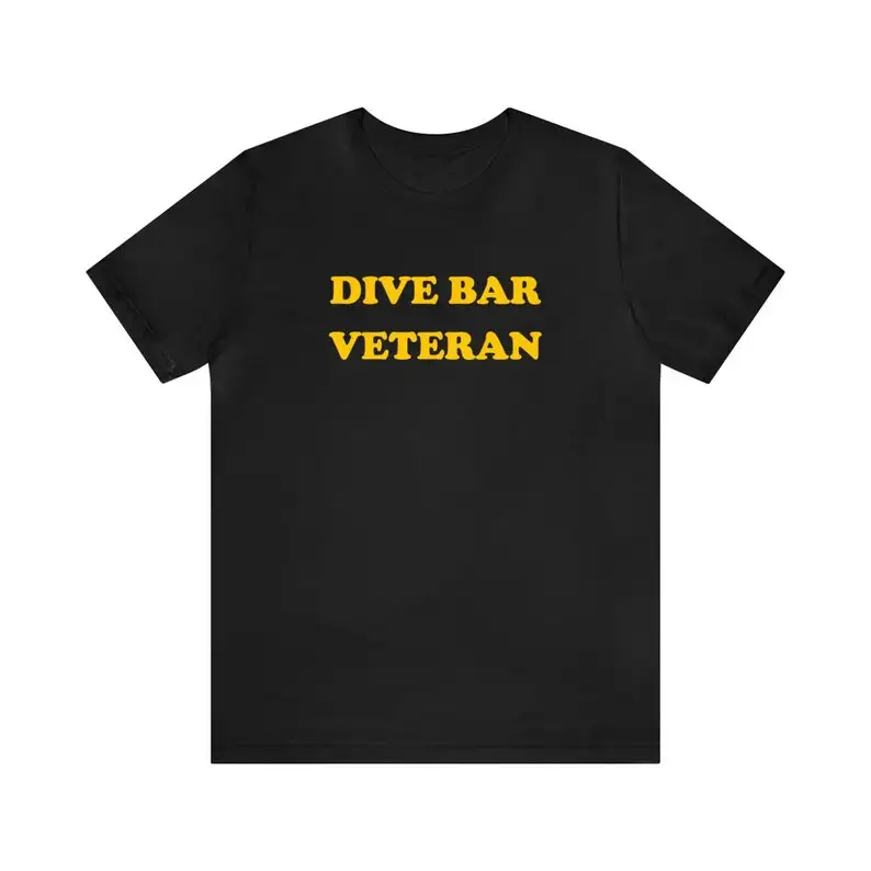 

Dive Bar Veteran | Country Drinking Graphic T Shirt | Western Beer Cowboy Cowgirl Drink Nashville Bachelor Bachelorette Short