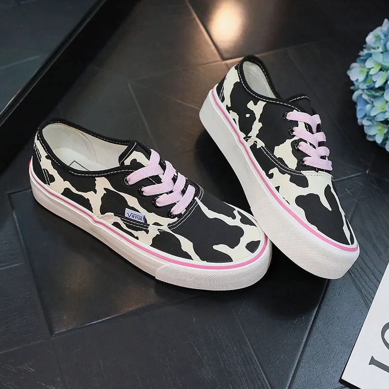 

Модные женские кеды с коровьим принтом, повседневные, универсальные, низкие, дышащие, молодежная обувь на плоской резиновой подошве