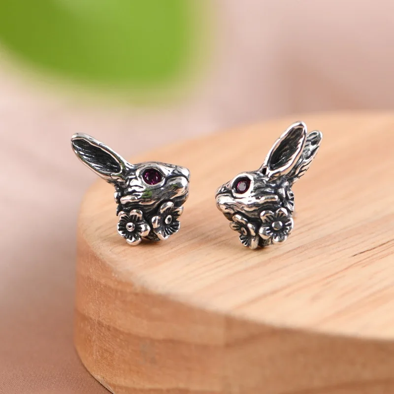 Vintage Silver Color Carving Flower Red Eye Rabbit Stud Earrings for Women Men Animal Earrings Hip Hop Jewelry Accessories Gifts