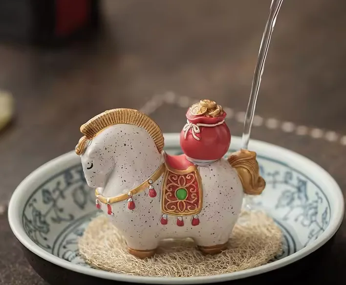 Mini Resin Color-changing Tea Pet Zhaocai horse Animal Sculpture Tea Table Decoration Zen Tabletop Ornaments Tea Accessories