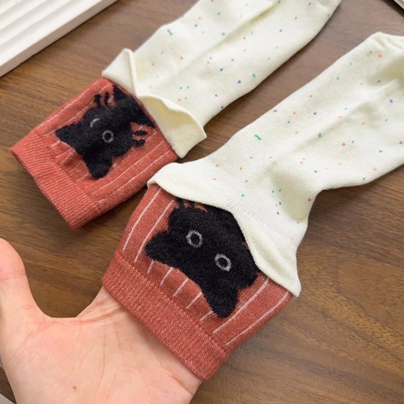 ถุงเท้าข้อกลางลายการ์ตูนแมวน่ารักสำหรับฤดูใบไม้ร่วงและฤดูหนาว เหมาะสำหรับผู้หญิงและผู้ชาย สไตล์ฮาราจูกุ ลายแมวดำ ผลิตจากผ้าฝ้าย อุ่นสบาย ใส่ในบ้าน ของขวัญสุดน่ารักสำหรับคู่รัก