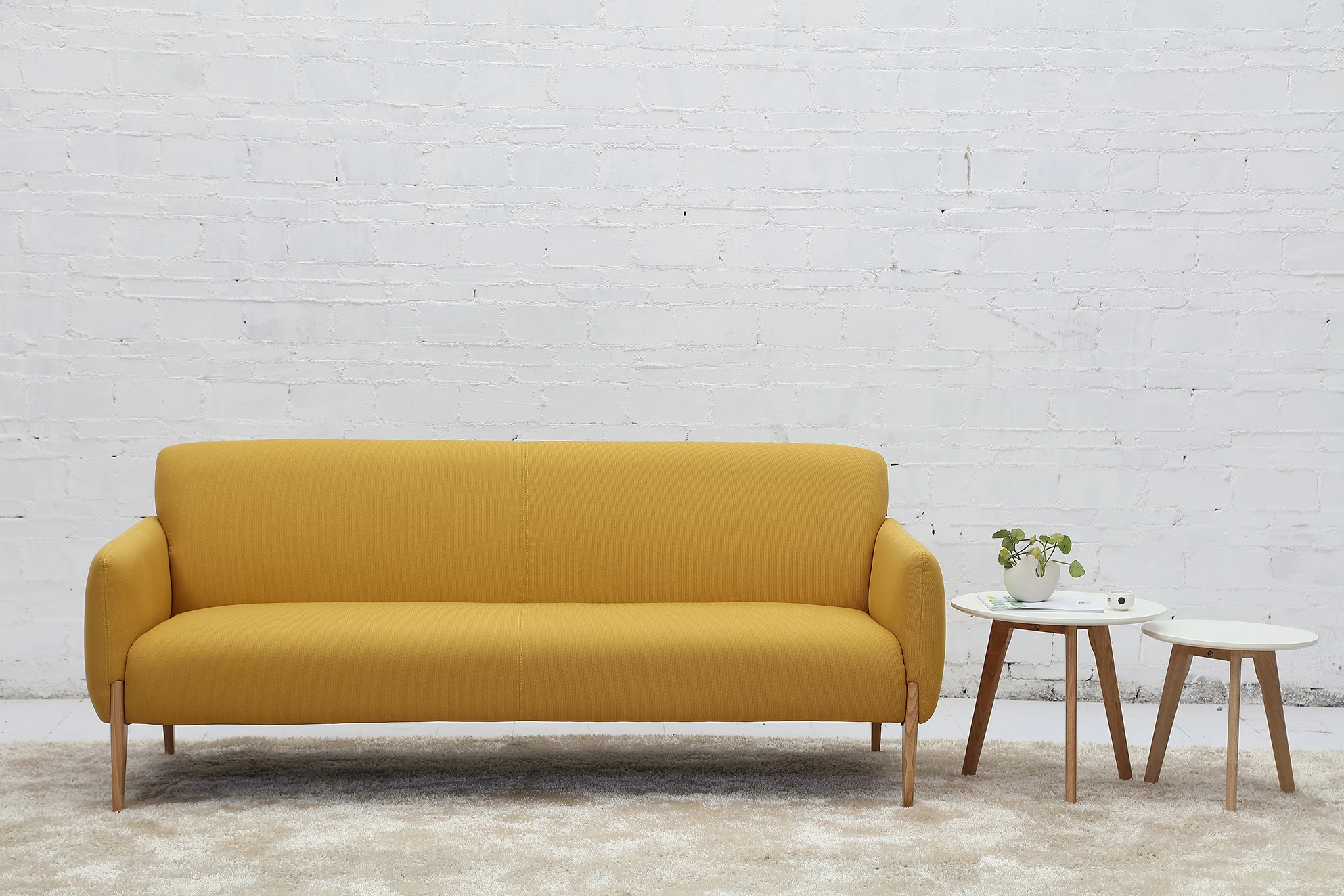Scandinavian Factory Price New Model Office Upholstered Sofa Wooden Leg