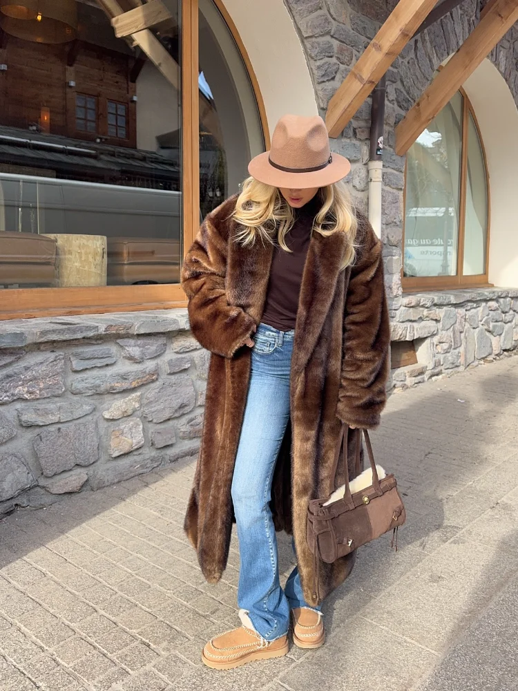 معطف طويل فاخر من الفرو الصناعي للنساء موضة شتاء 2025 سترات دافئة قطيفة كم كامل معاطف فضفاضة أنيقة عالية الشارع #4