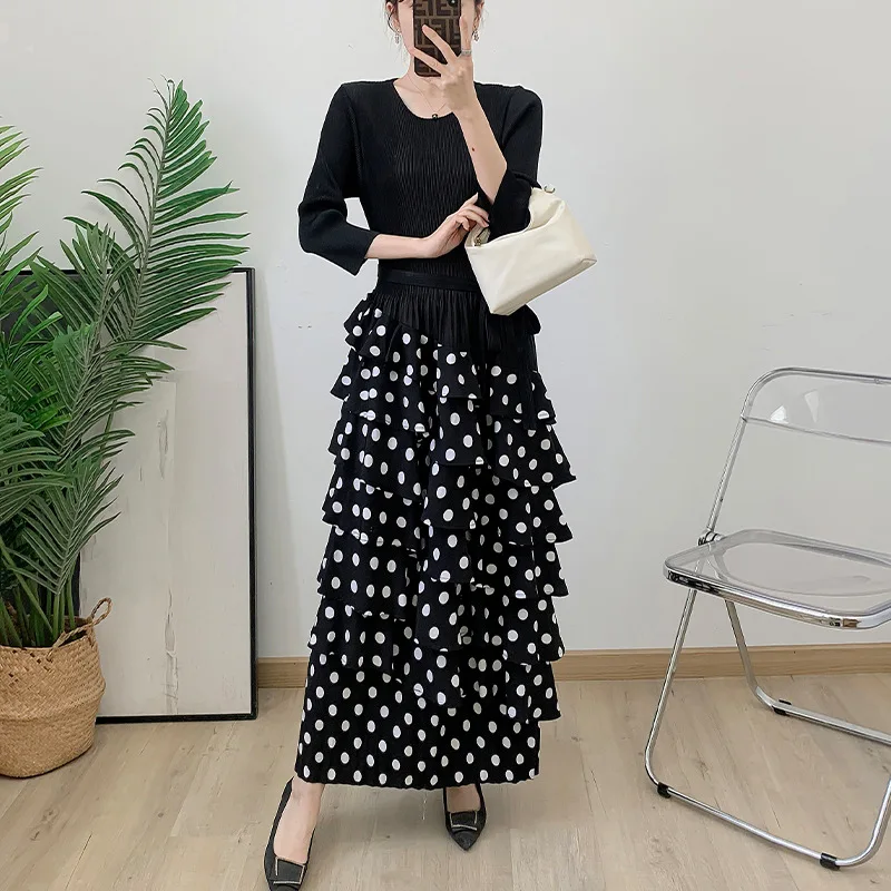 Miyake Pleated Polka Dot Dress Women's 2025 Spring New Foreign Style Age-reducing Long Strap-up Middle East Long Dresses