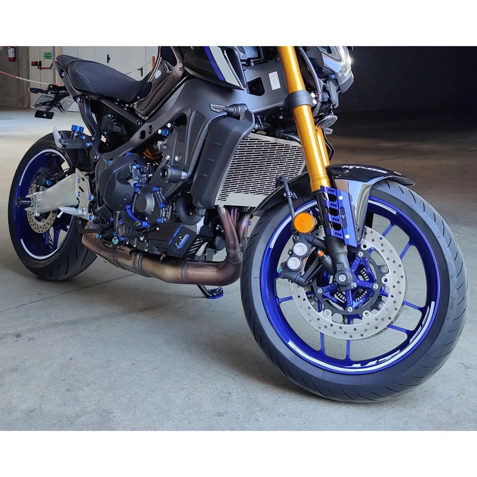 Water Coolant Reservoir Tank Guard Cover Protector for Yamaha MT-09 MT09 FZ-09, Easy to install without modification
