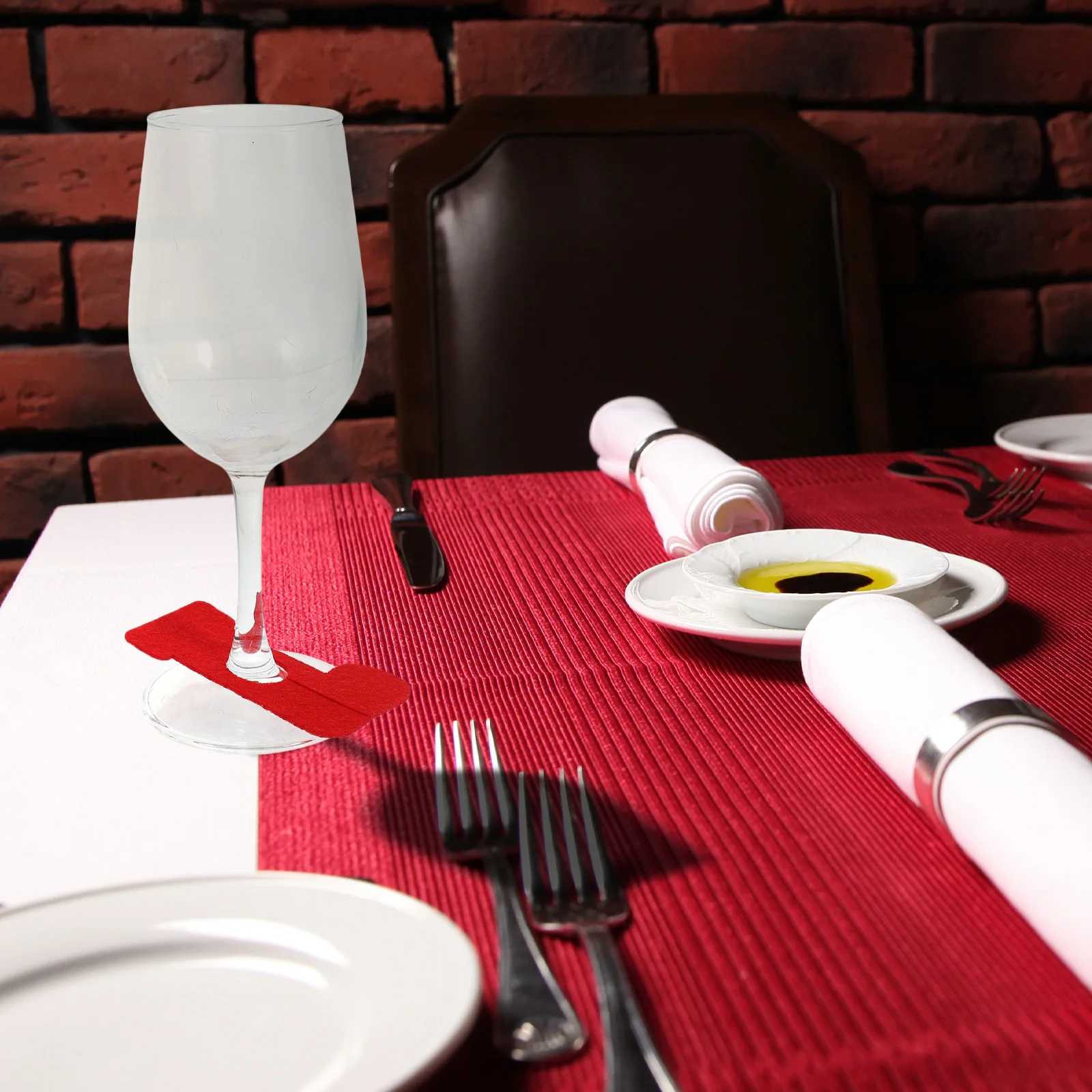 

12Pcs Christmas Wine Glass Markers Felt Tags Reusable Drink Markers Party Decoration Wine Charms Goblet Marker