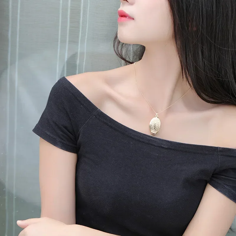 Gold Silver Color  Carved Hollow Oval Pendant Multi-Layer Folding Women Necklace Openable Photo Frame Family Love Jewelry