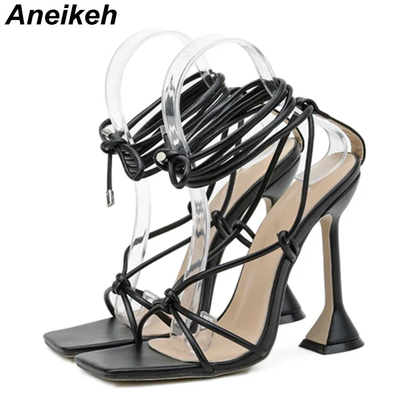 Aneikeh Moda Sandali con cinturino incrociato alla caviglia 2025 Estate GLADIATOR Donna Scarpe da ballo di nozze Sexy Testa quadrata Stripper Tacchi