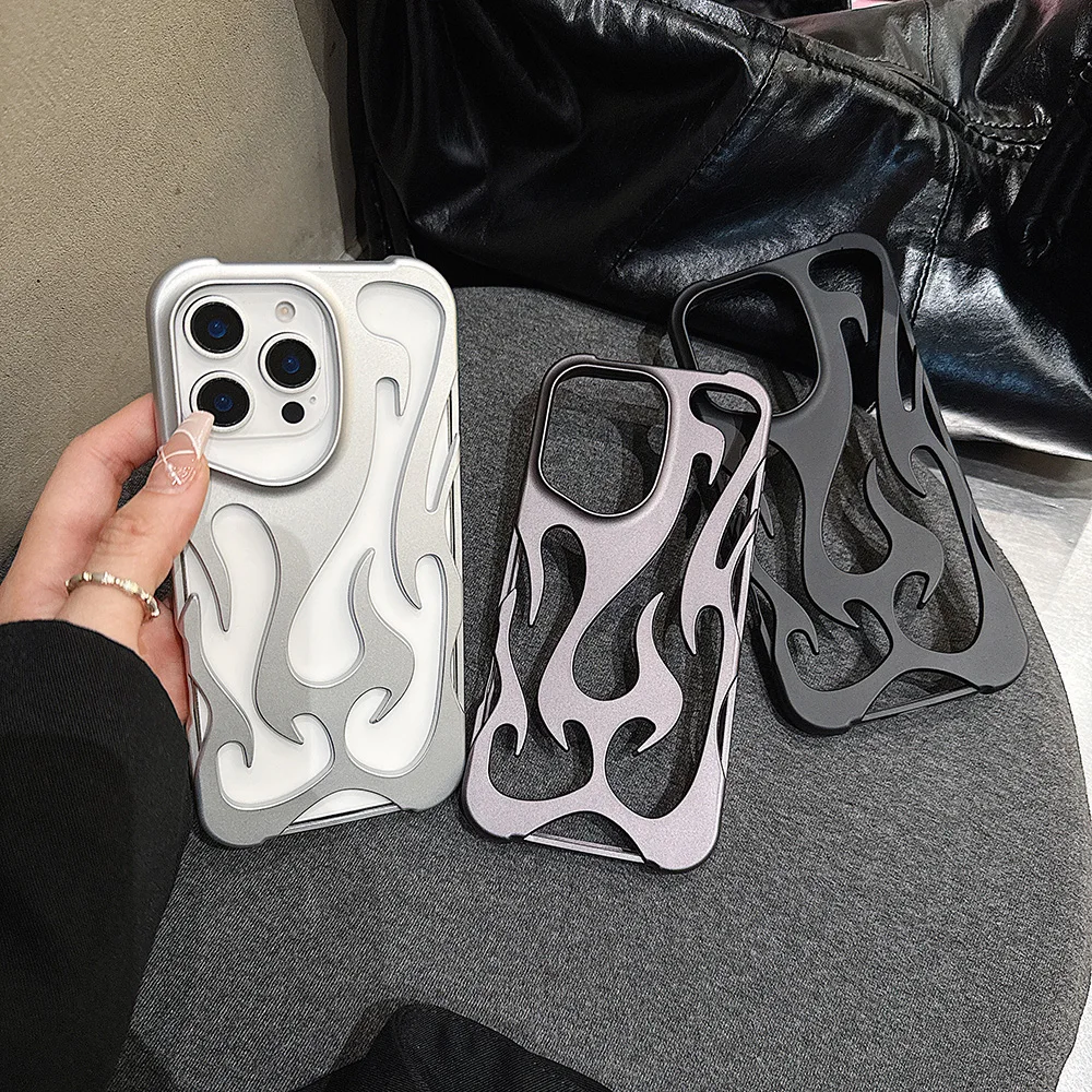 Funda de teléfono con llama de fuego ahuecada a la moda para iPhone 17 Air 16 15 14 13 12 11 Pro Max Cool Boy Girl, funda suave galvanizada plateada