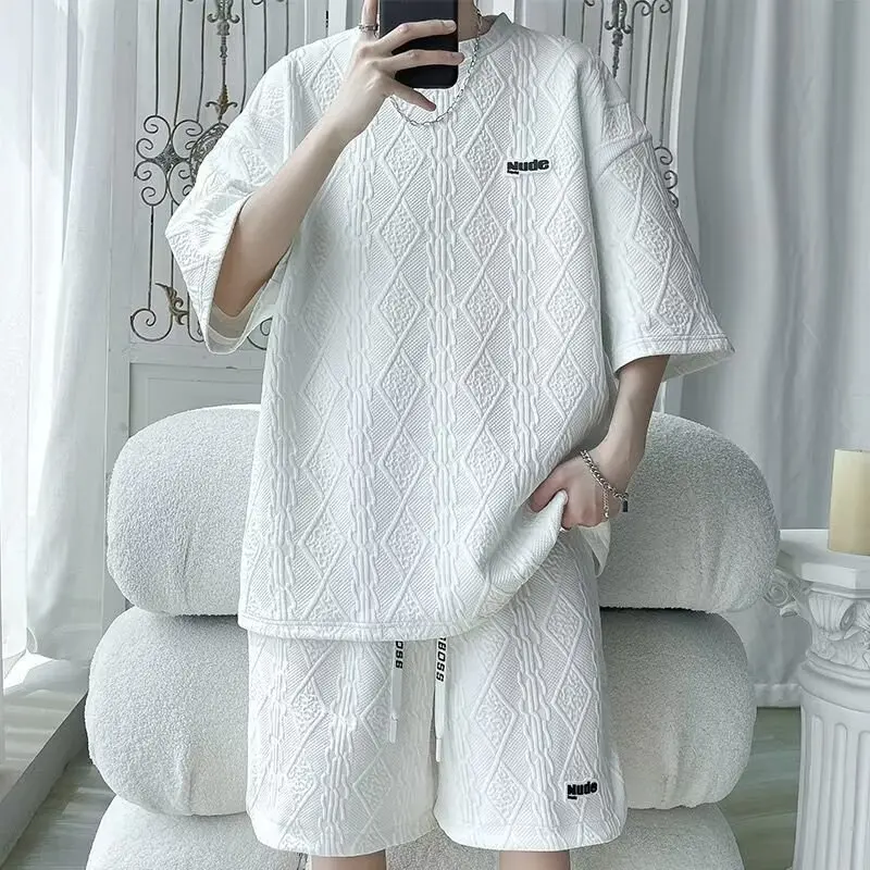 2024 Nowy duży męski garnitur sportowy Koreańska moda uliczna T-shirt Szorty Dwuczęściowy zestaw Mężczyźni Retro Szyja Top Designerska odzież męska