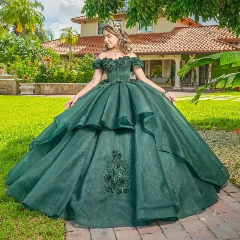 

Blackish Green Shiny Ball Gown Quinceanera Dresses Off The Shoulder Applique Lace Beads Tull Tiered Sweet 16 Dress Vestidos De