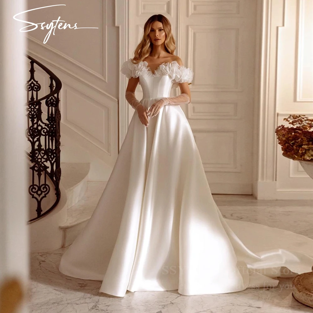 New Design Satin A Line Wedding Dresses Luxury Off Shoulder 3D Flowers Strapless Side Slit Bridal Gowns Custom Vestido de noiva