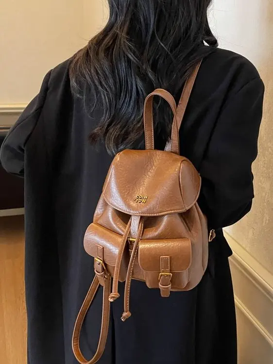 

Elegant Retro Women's Backpack Versatile Commuting Bag Fashionable Shoulder Bag Soft Leather Lightweight Waterproof