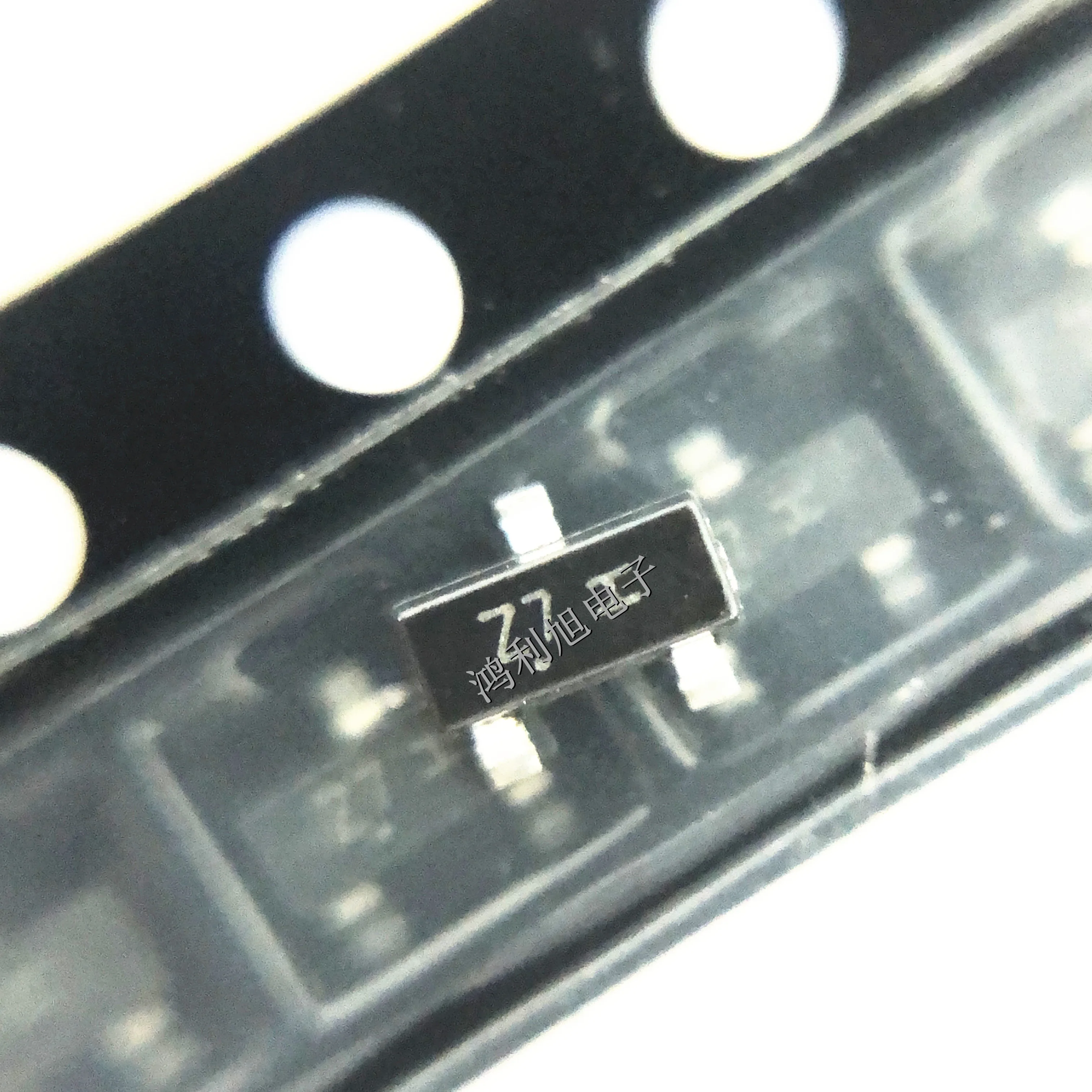 20pcs/Lot BZX84C8V2LT1G SOT-23-3 MARKING;Z7 Zener Diodes 8.2V 250mW 5% Operating Temperature:- 65 C-+ 150 C