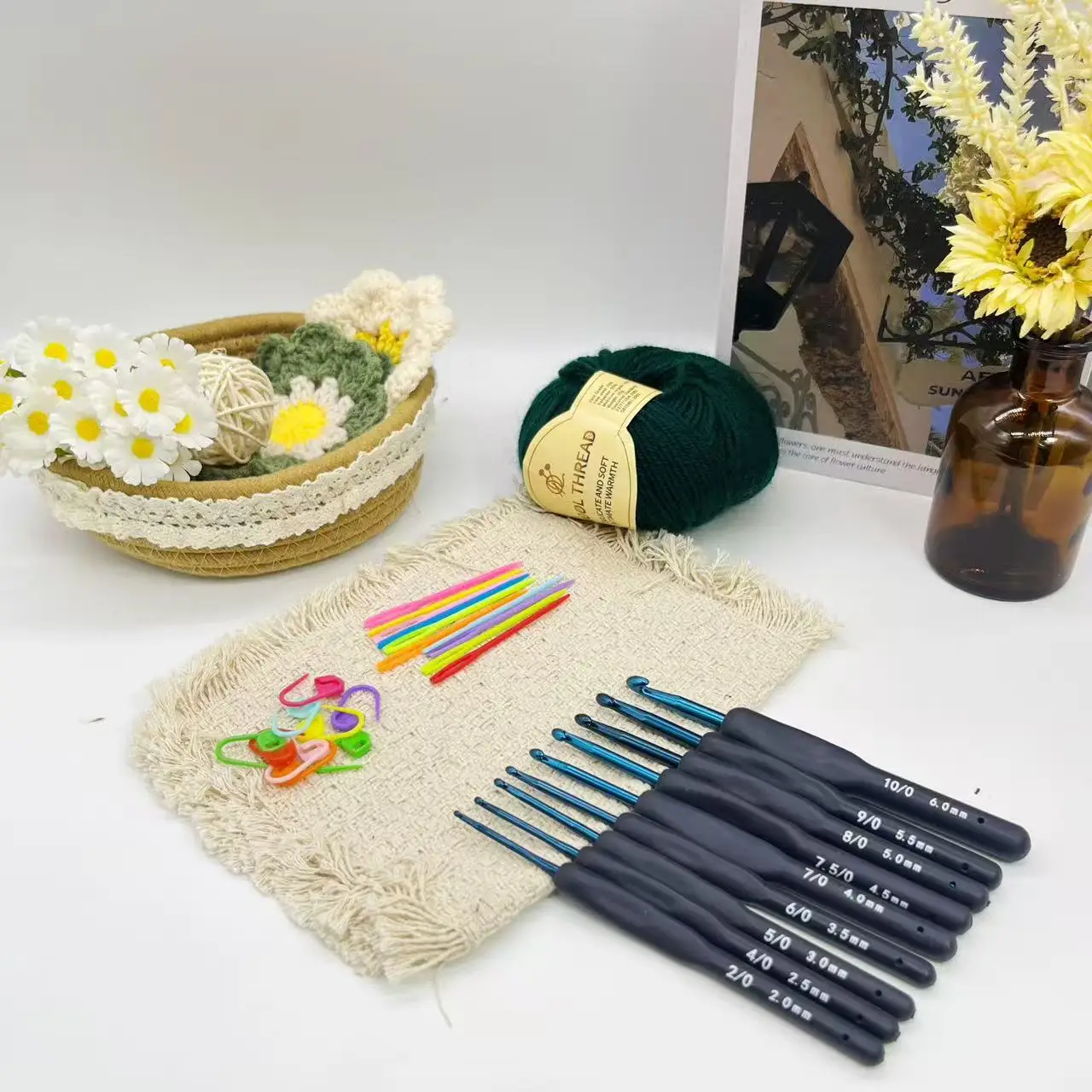 14Cm/5.51Inch Blue Tpr Handle Crochet Hook Set, the Set Includes 2Pcs Crochet Hooks + 3Pcs Colorful Stitch Markers + 2Pcs 7cm Large-Eye Plastic Needles, 9 Different Sizes Available from 2Mm-6Mm, Suitable for Different Knitting Needs, DIY Yarn Tools, Suitable for Knitting Coasters, Shoe Insoles, Small Dolls, Sweater Cuffs, Etc