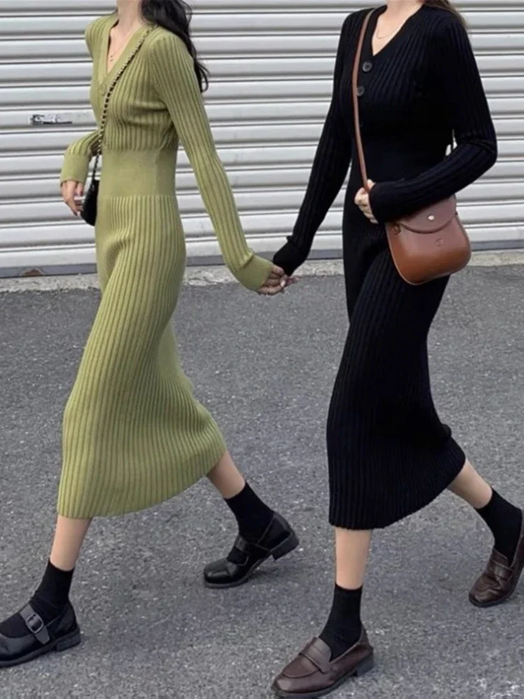 

2023 autumn temperament V-neck long over the knee high waist sweater dress slimming bottom knit dress woman