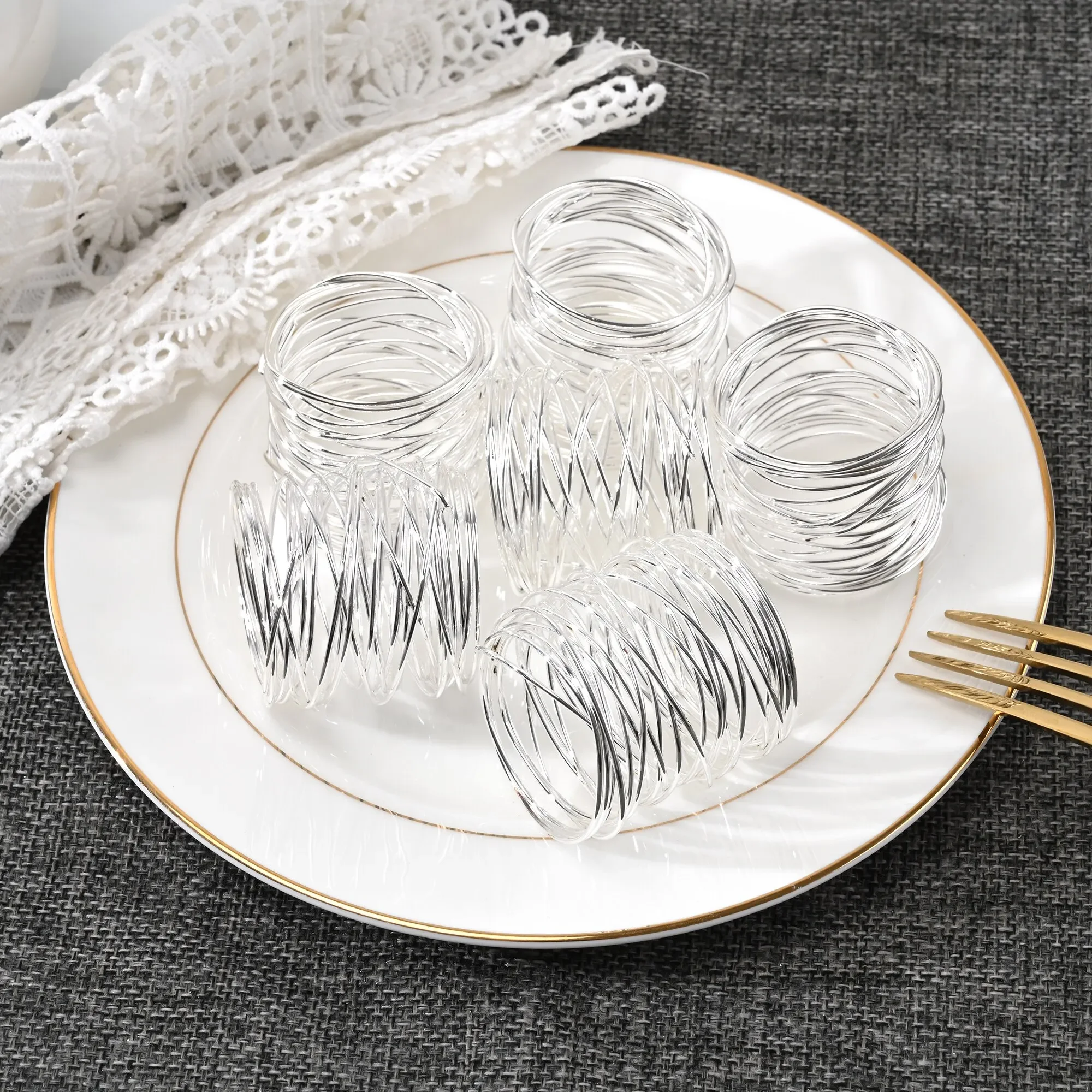 

Wedding Plating Gold Medium Size Handmade Twisted Napkin Ring Wire Napkin Buckle Simple Gold Napkin Holder for Party Dinner