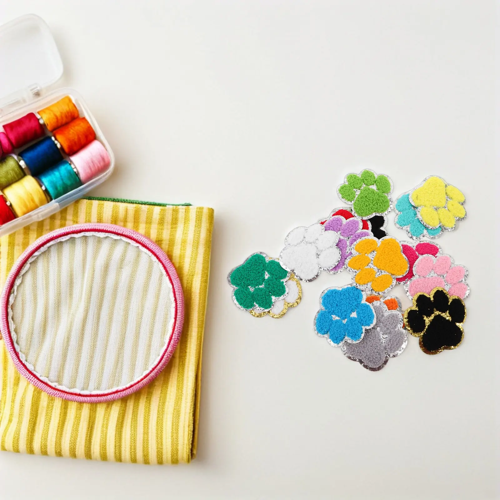 

32Pcs Paw Print Embroidered Iron-on Applique Patches Animal Footprint DIY Craft for Clothing Bags Hats Jeans Sewing Accessory