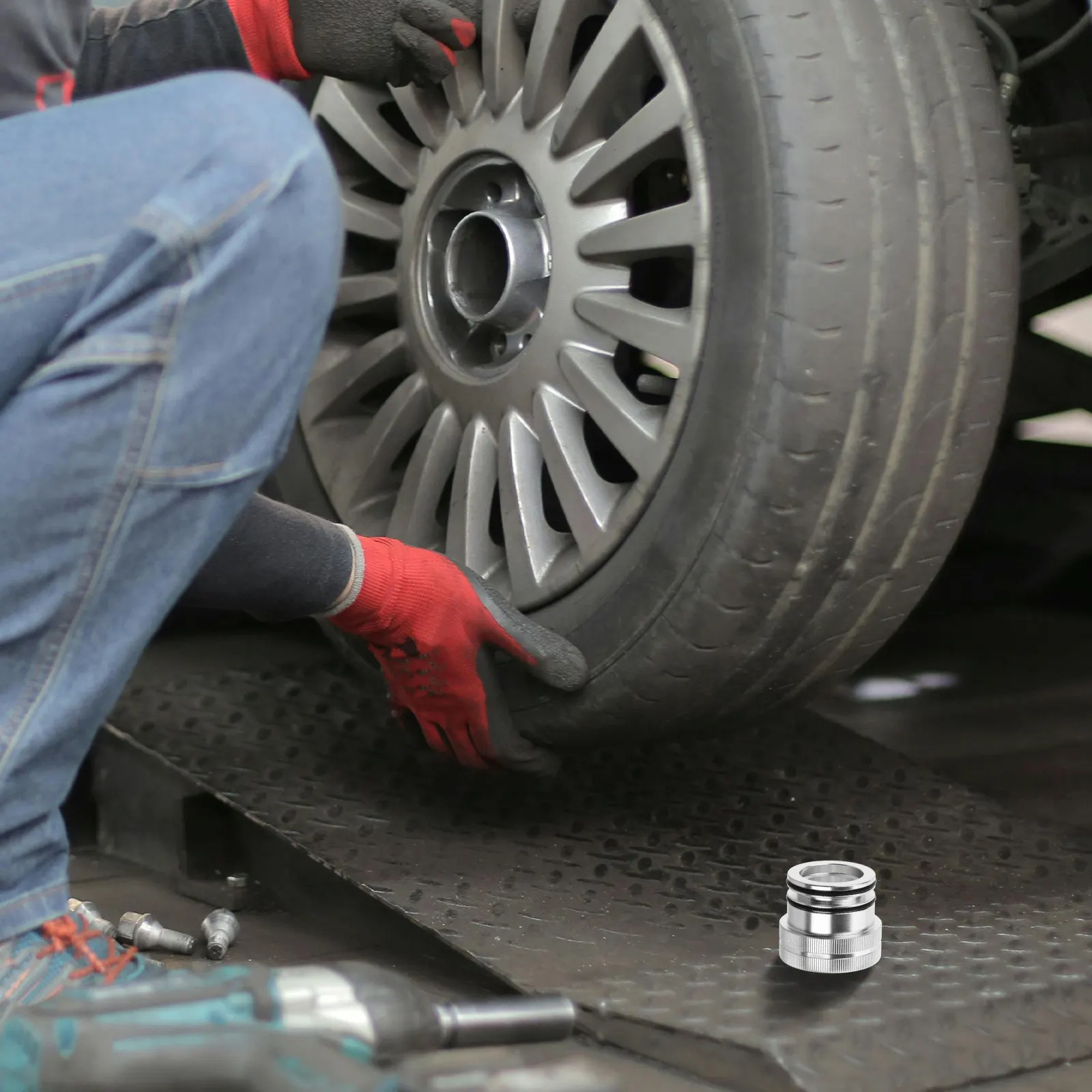 

Wheel Bearing Greaser Tool 40mm Bearing Efficient Automotive Oiler Maintenance Chain Oil Applicator Chain Oil Applicator