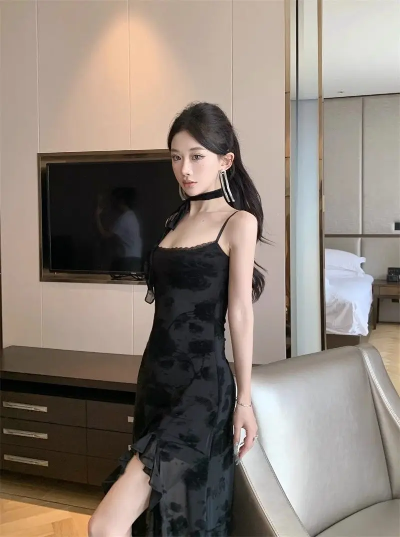 Vestido Halter de Jacquard de encaje negro para mujer Y2K, vestido Sexy de verano con abertura de longitud media y cintura alta con tirantes finos, vestido ajustado con camisola 2025