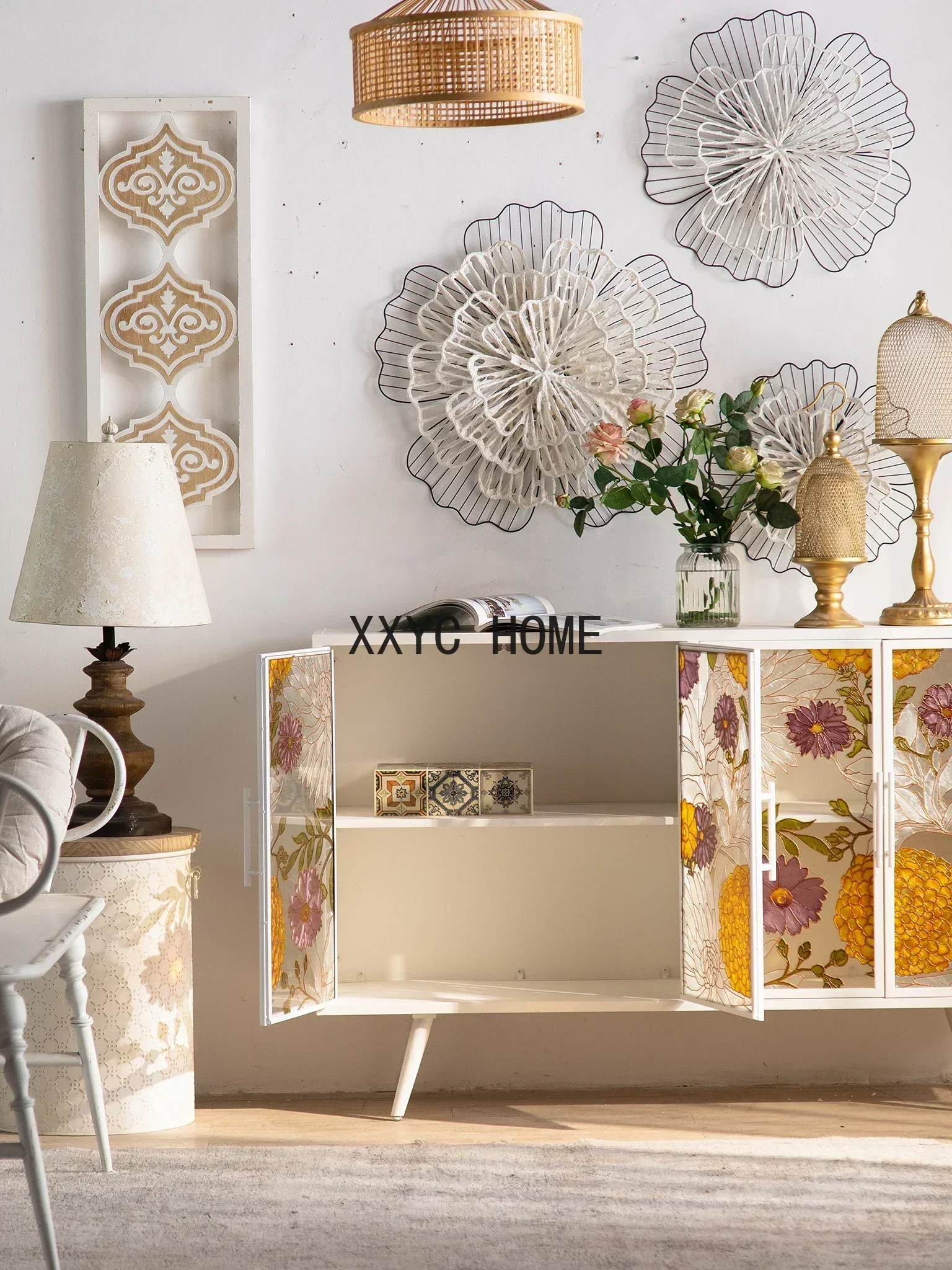 

Floor Painted Door Display Decorative Cabinet