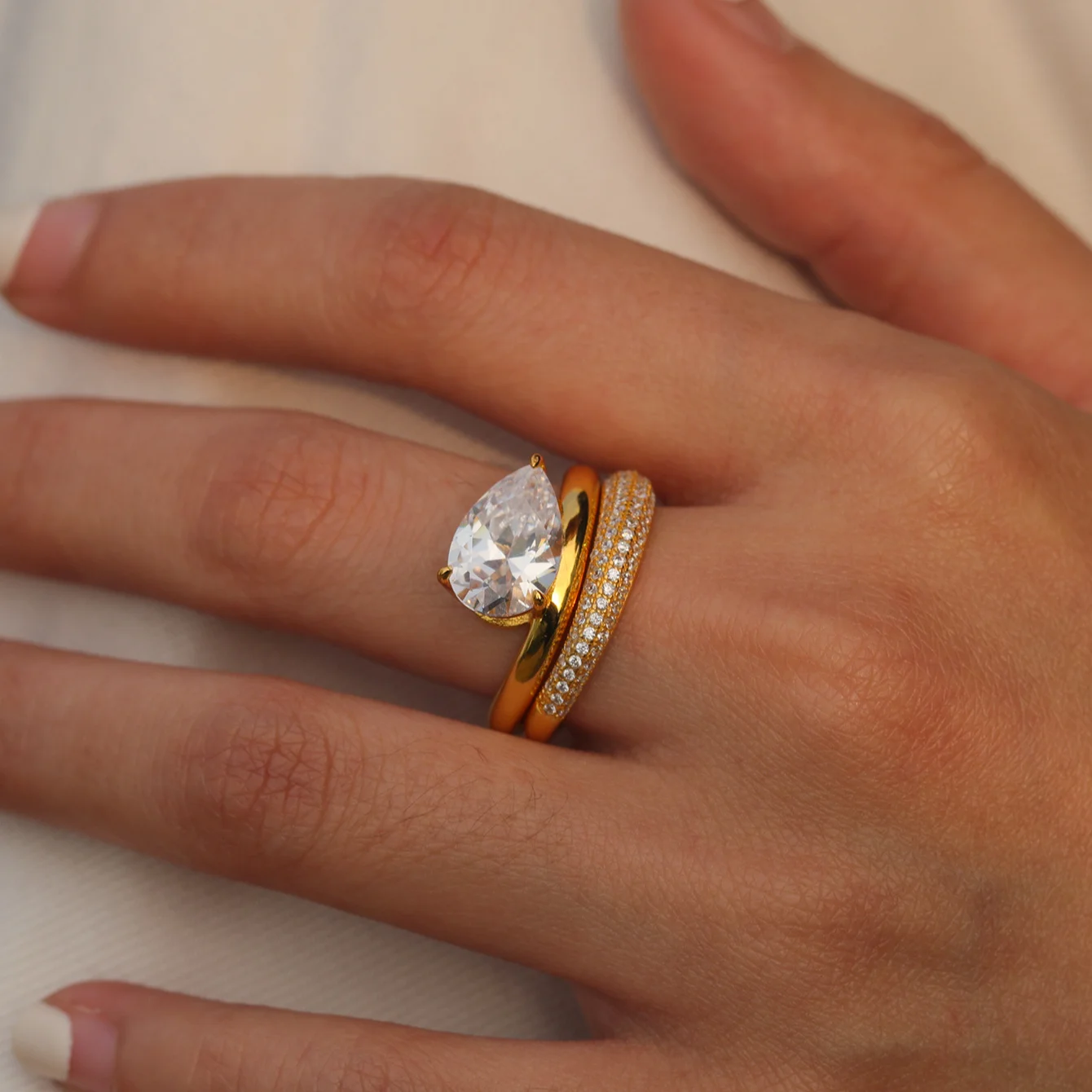 

S925 Серебристый 4CT Каплевидный Муассанит Комплект колец из 2 предметов Изящные ювелирные изделия Подходит для юбилейных и свадебных украшений Подарки