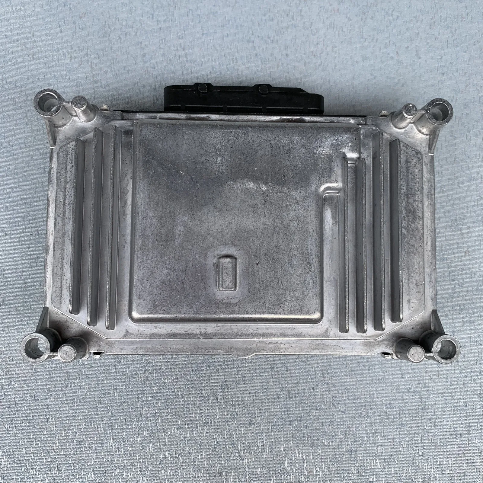 F01R00DK31 4085029 ME7 ECU ECM pour moteur de brillance