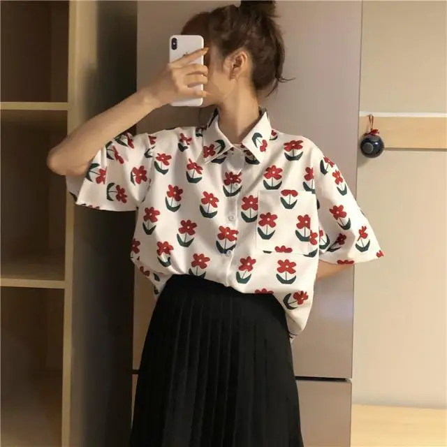 Camisa solta de manga curta com lapela pequena para estudantes do sexo feminino, top estampado em flores, férias, estilo coreano, primavera e verão