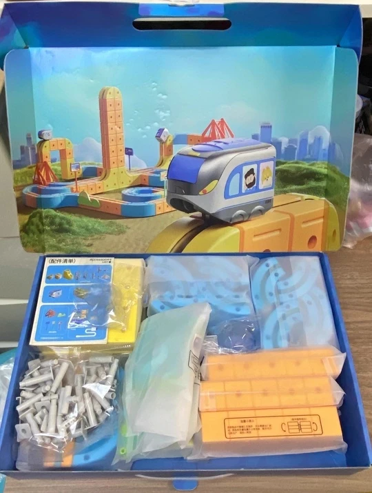 BEIJESS STEM Montessori jouet train de piste magnétique électrique pour enfants-pistes de bricolage, ensemble d'apprentissage du développement du cerveau cadeau de noël