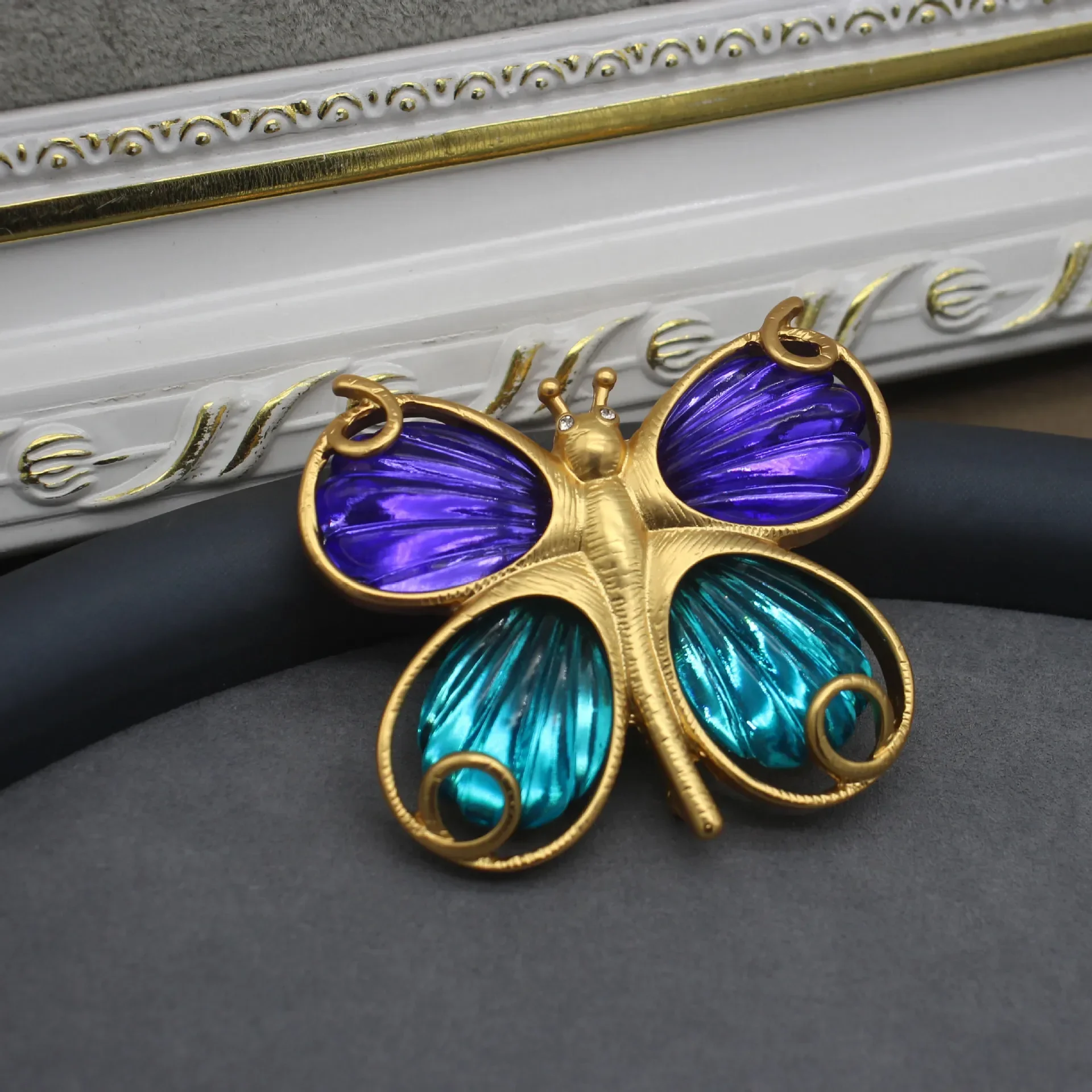 Vintage Overseas Antique Accessories Butterfly Jelly Glass Spring Style Real Gold Plated Brooch