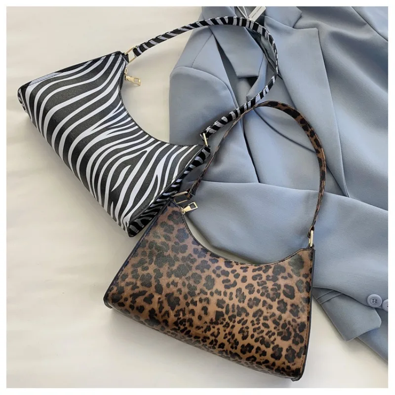 

The New Must-Have Underarm Bag: Versatile & Minimalist Animal Print Shoulder Bag (Leopard & Zebra)
