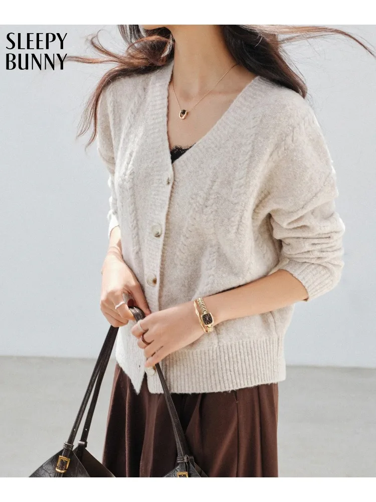 

V-Neck Cable Knit Cardigan Soft Vintage Sweater Women Casual Autumn Knitwear Elegant Slim Fit Gentle Style Buttoned Outerwear