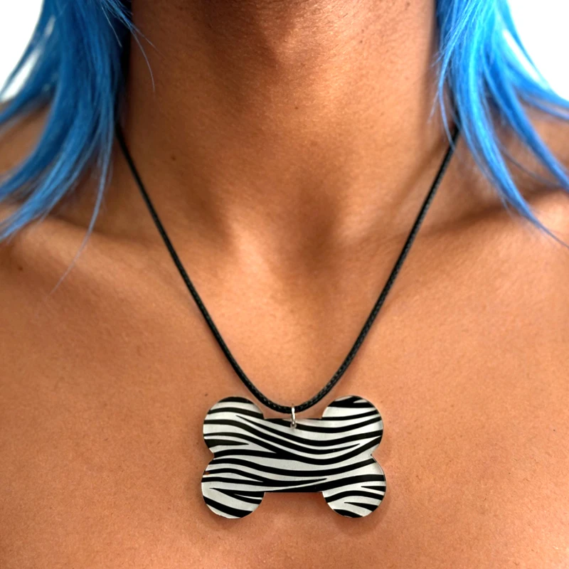 Y2K Jewelry Zebra Print Bone Pendant Necklace for Women Cute Harajuku Punk Fashion Leopard Print Necklace Accessorie Goth Grunge